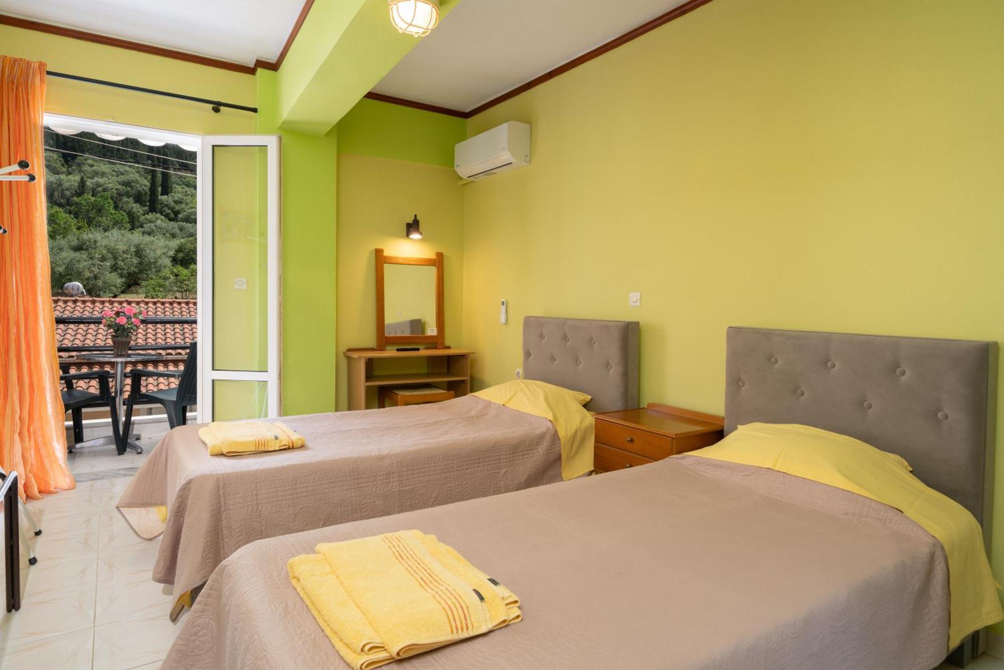 Remezzo Apartments Sami  Bagian luar foto